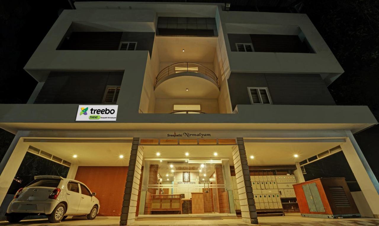 Sreepathi Nirmalyam 400 Mts From Guruvayoor Temple Hotel Guruvayur Exterior photo