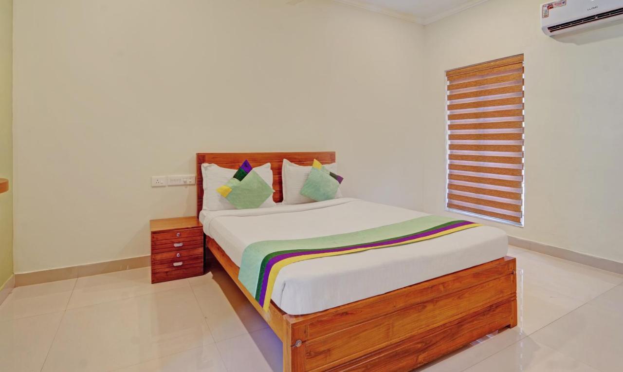 Sreepathi Nirmalyam 400 Mts From Guruvayoor Temple Hotel Guruvayur Exterior photo