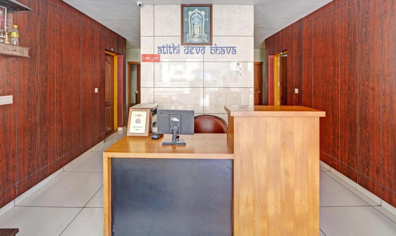 Sreepathi Nirmalyam 400 Mts From Guruvayoor Temple Hotel Guruvayur Exterior photo