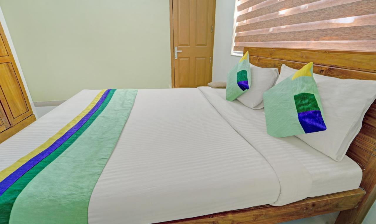 Sreepathi Nirmalyam 400 Mts From Guruvayoor Temple Hotel Guruvayur Exterior photo