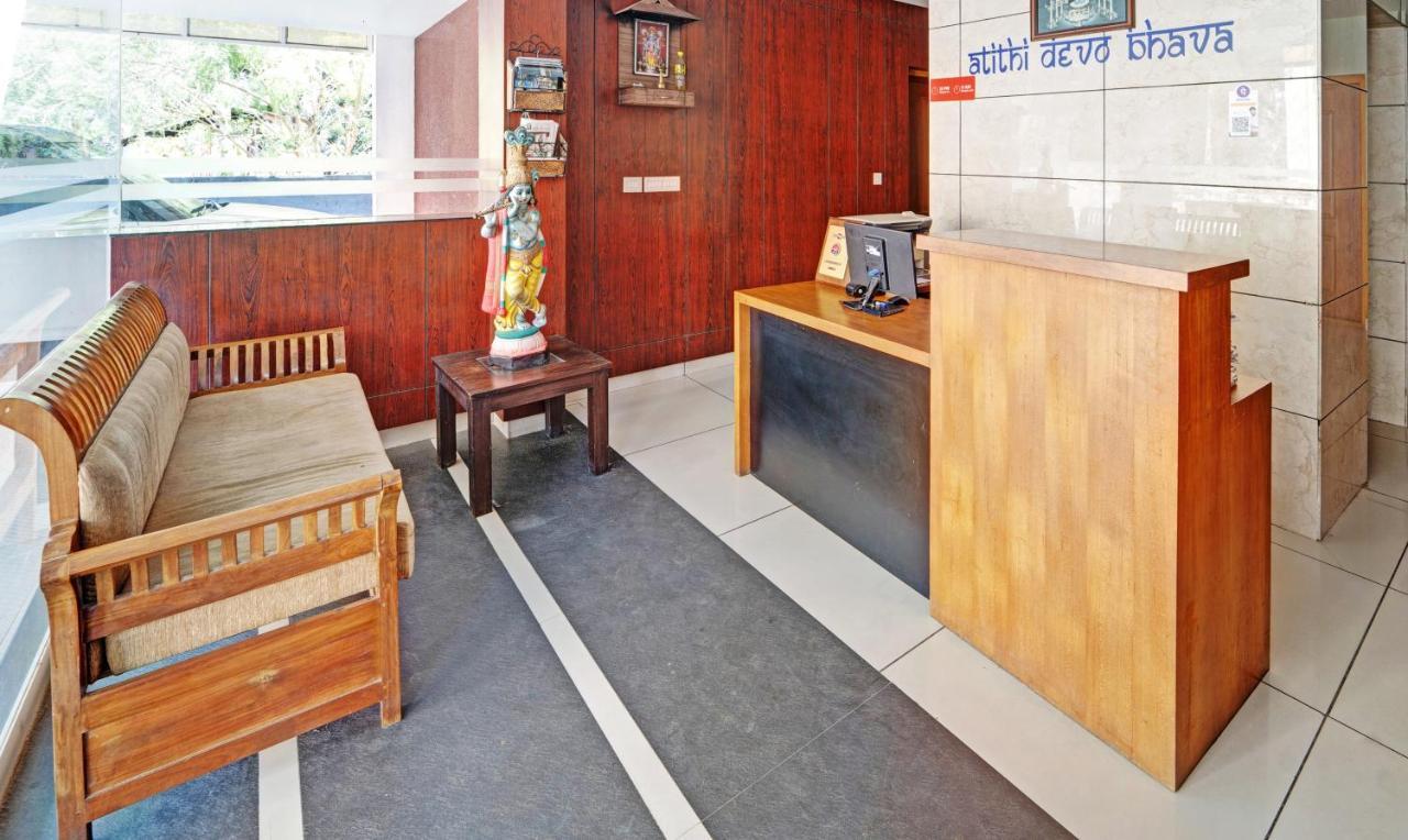 Sreepathi Nirmalyam 400 Mts From Guruvayoor Temple Hotel Guruvayur Exterior photo